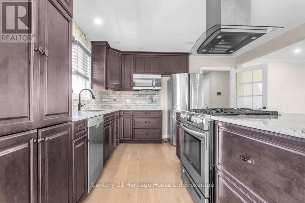 25 BAKER STREET — photo 10