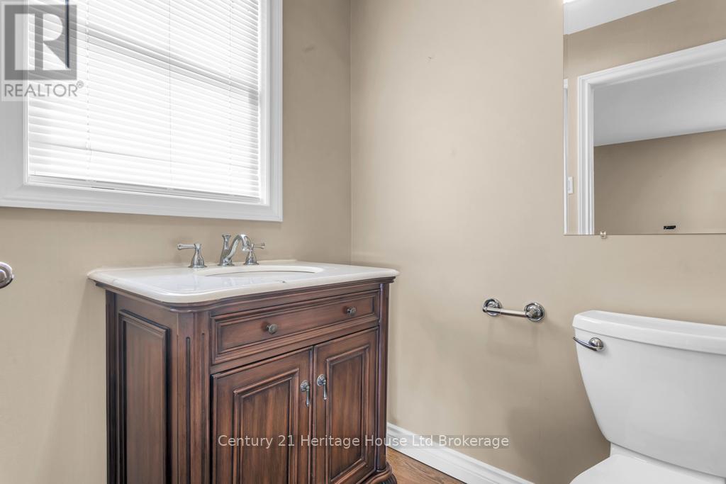 25 BAKER STREET — photo 16