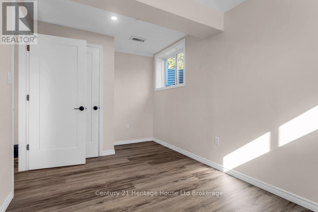 25 BAKER STREET — photo 25