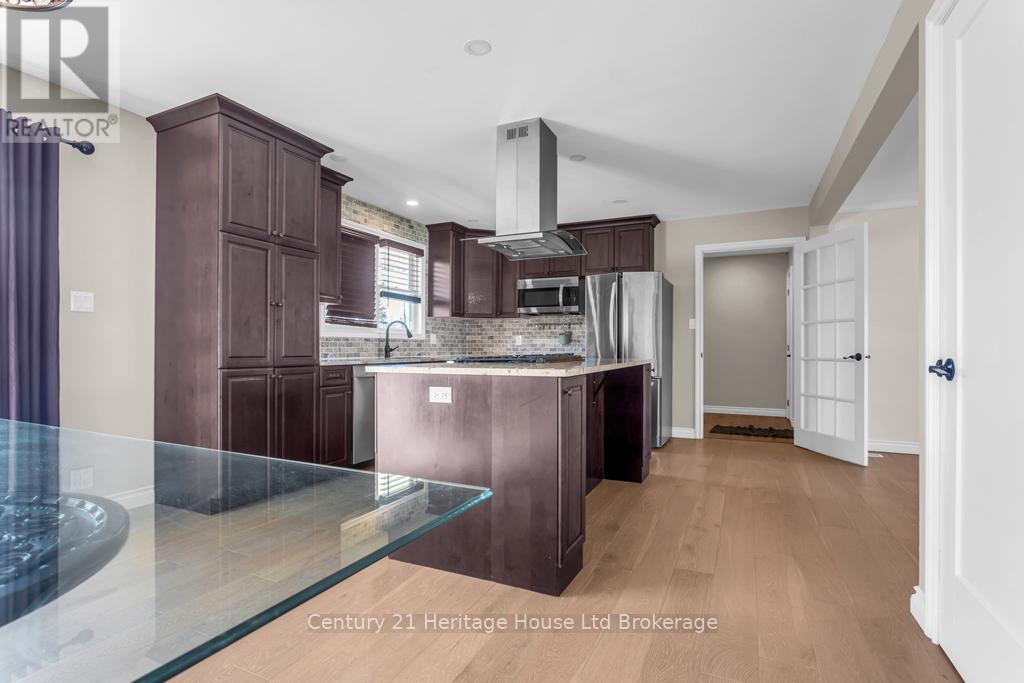 25 BAKER STREET — photo 9