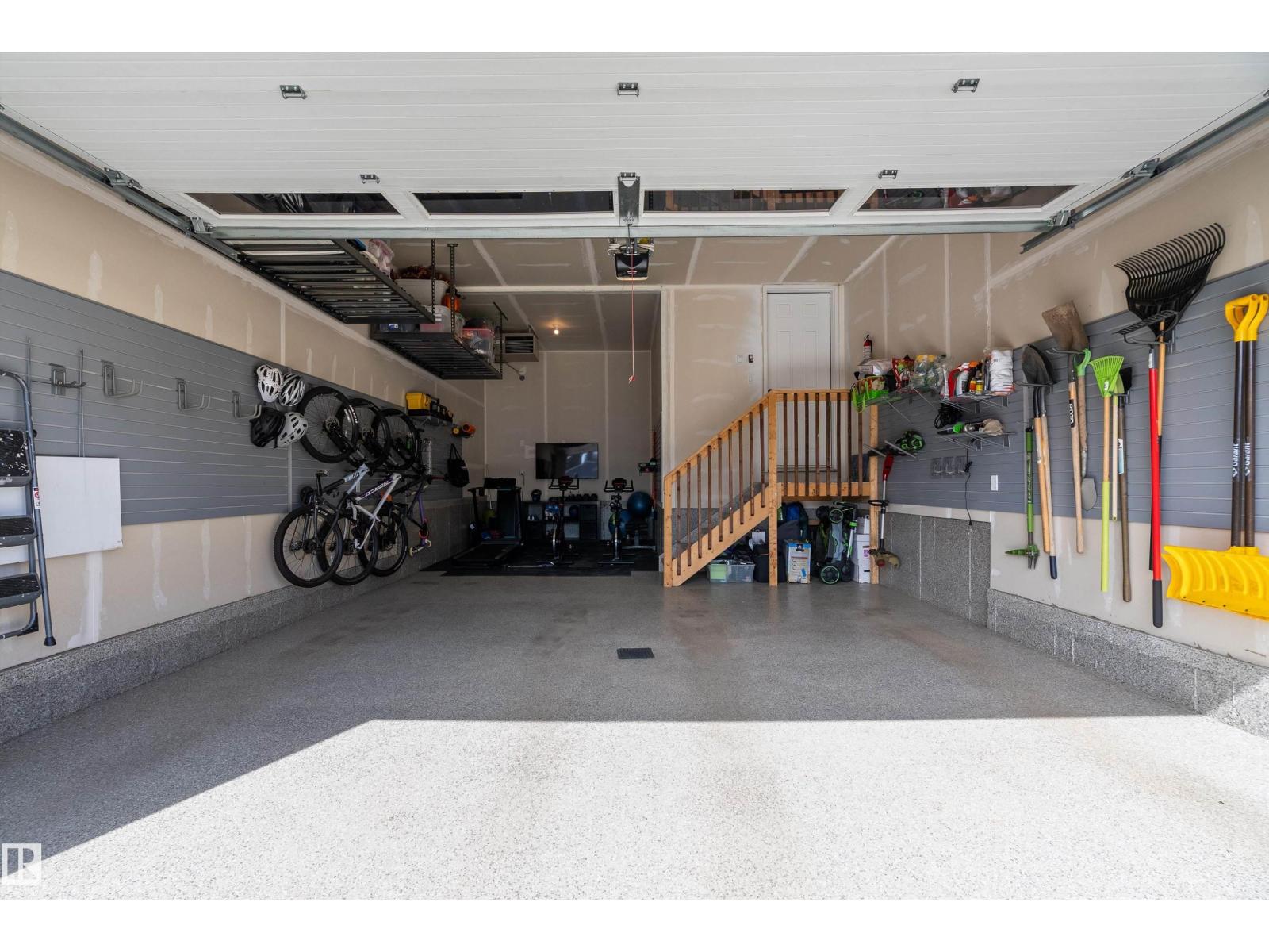 12518 39 AV NW, Edmonton