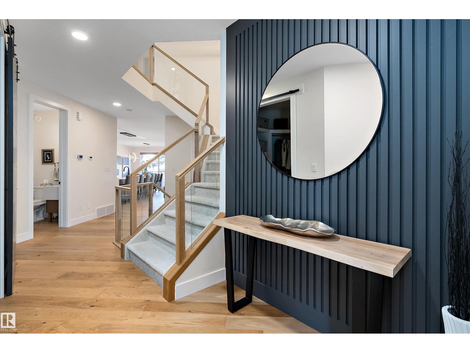 12518 39 AV NW, Edmonton