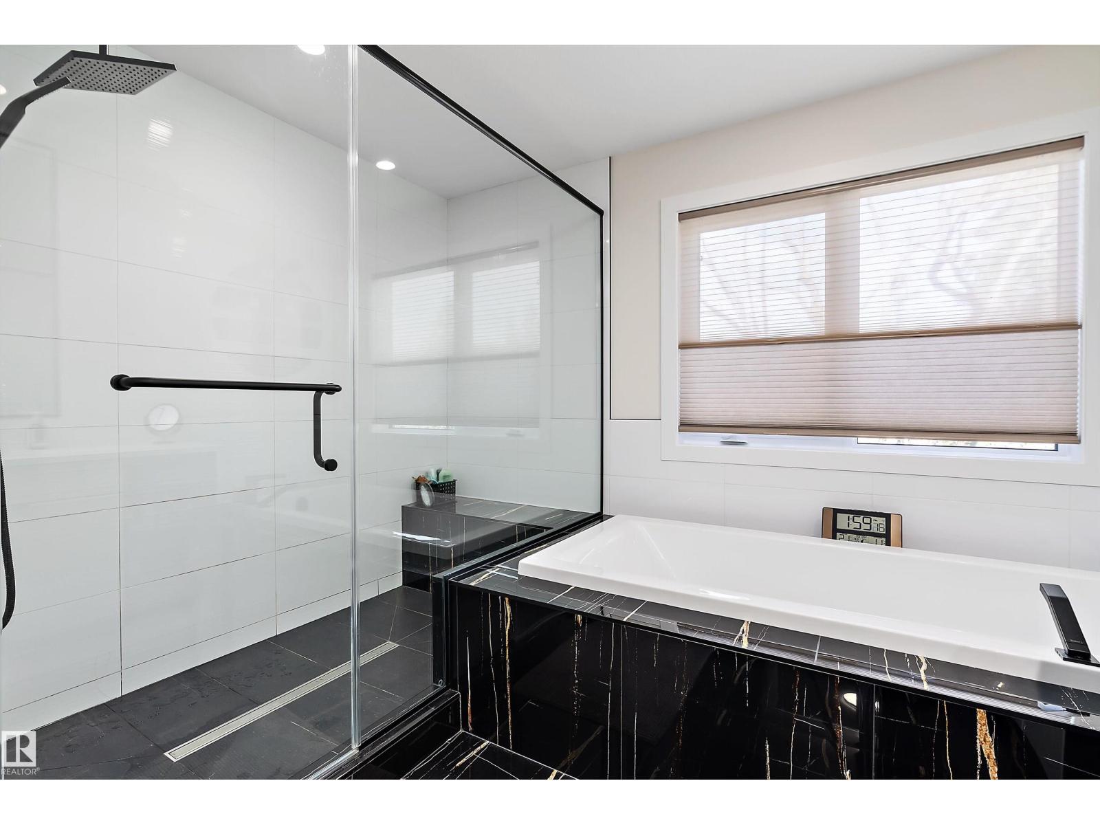 12518 39 AV NW, Edmonton