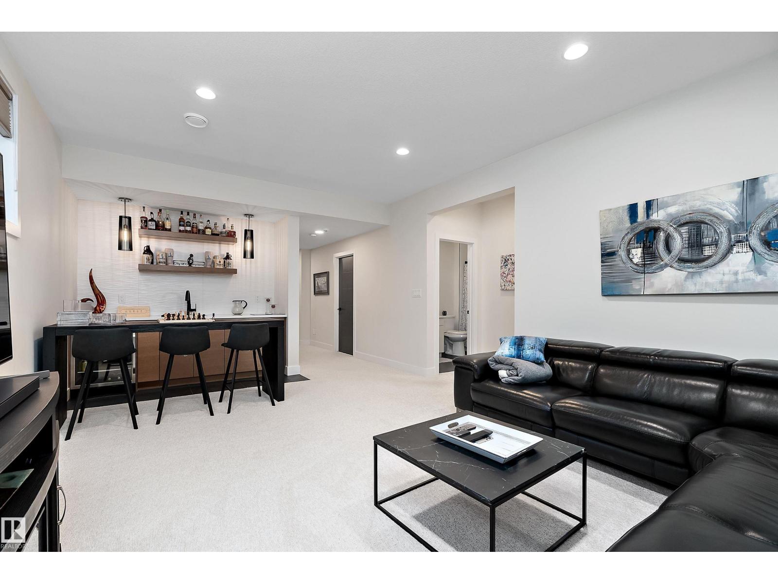 12518 39 AV NW, Edmonton