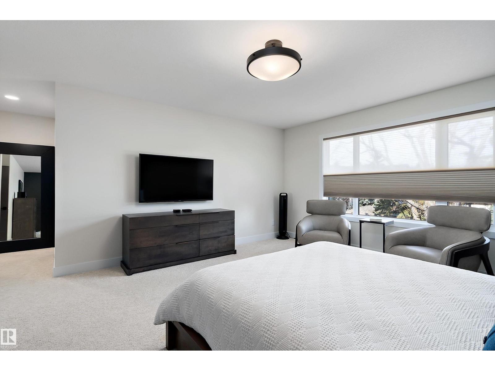 12518 39 AV NW, Edmonton