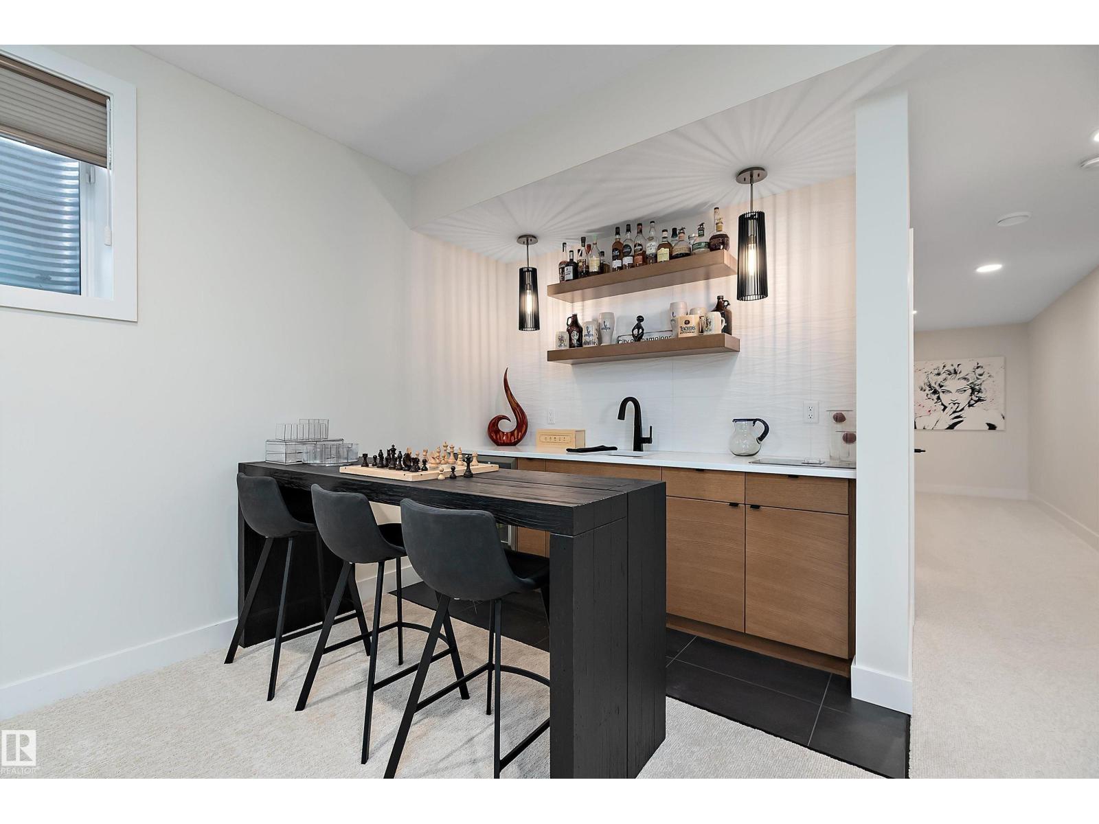 12518 39 AV NW, Edmonton