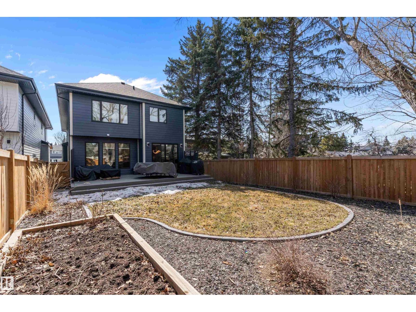 12518 39 AV NW, Edmonton