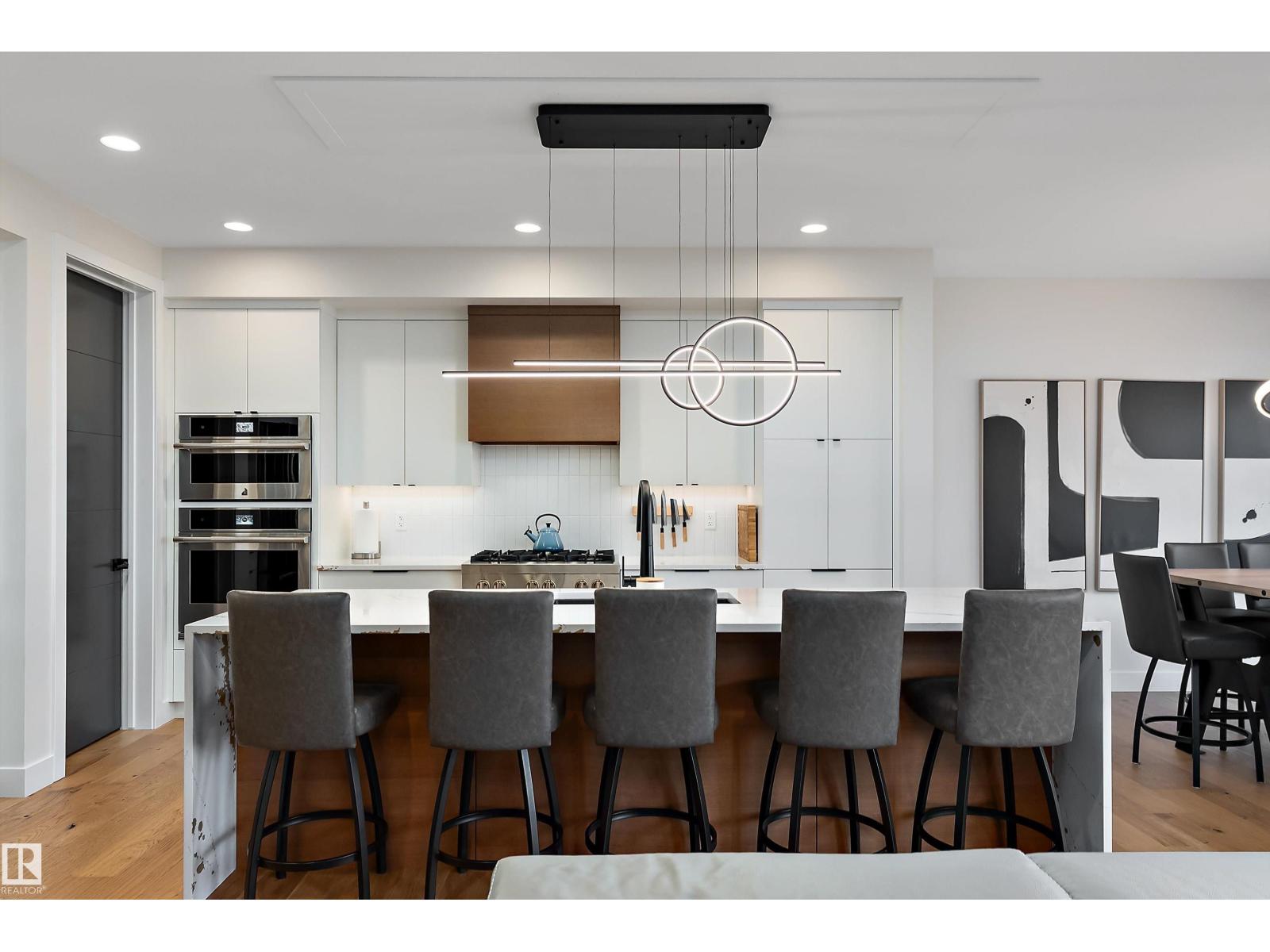 12518 39 AV NW, Edmonton