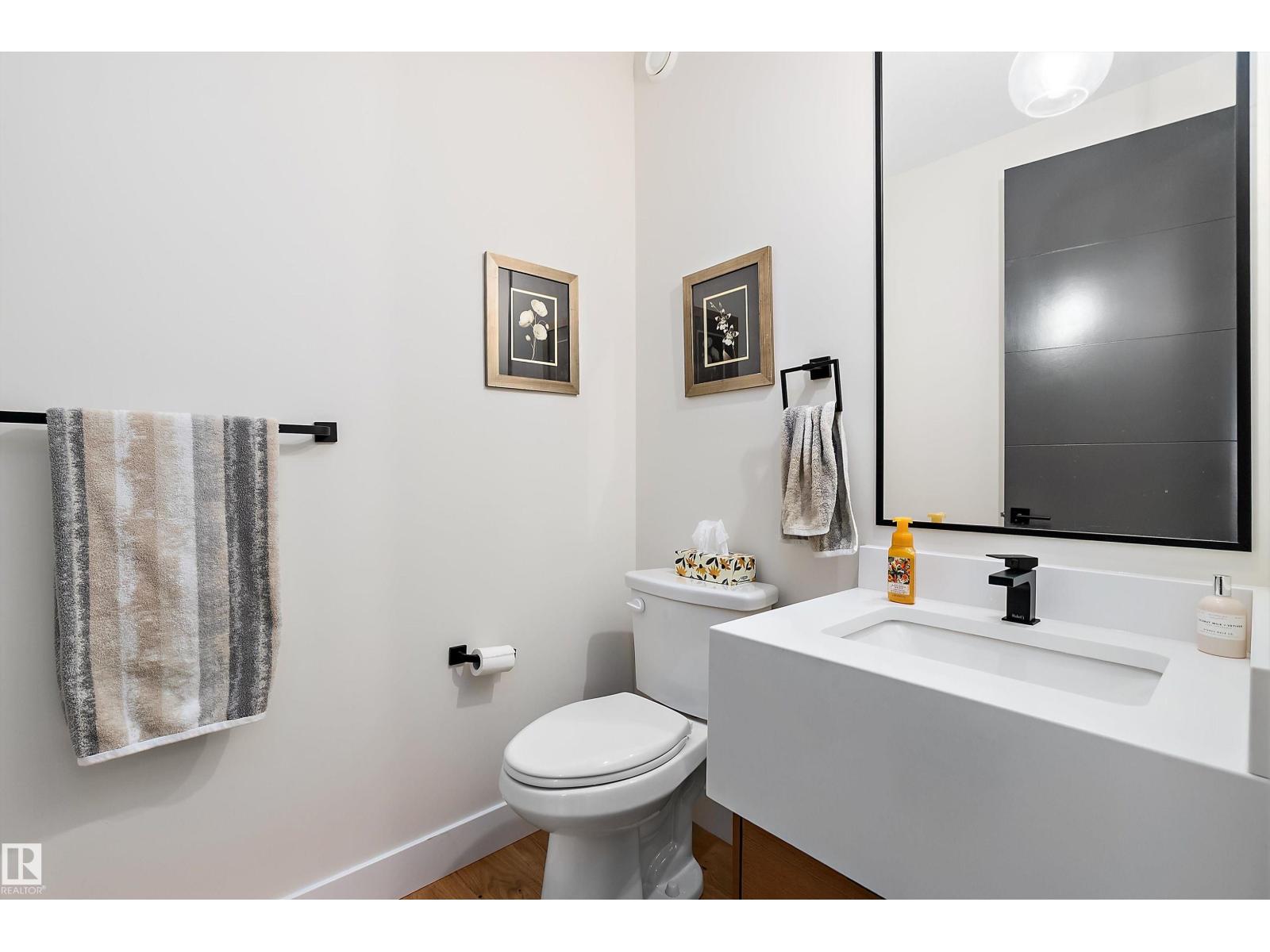 12518 39 AV NW, Edmonton
