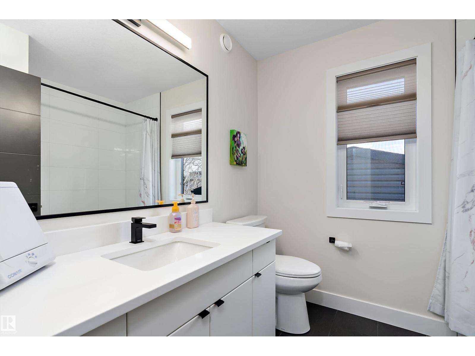 12518 39 AV NW, Edmonton