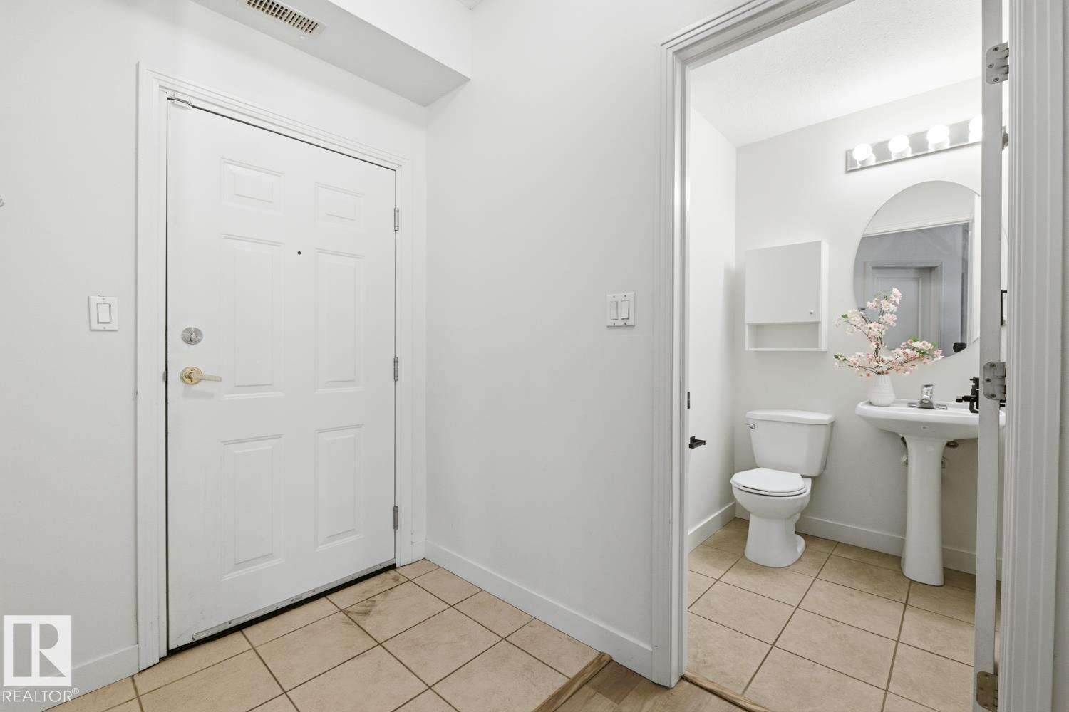#124 10023 110 ST NW, Edmonton