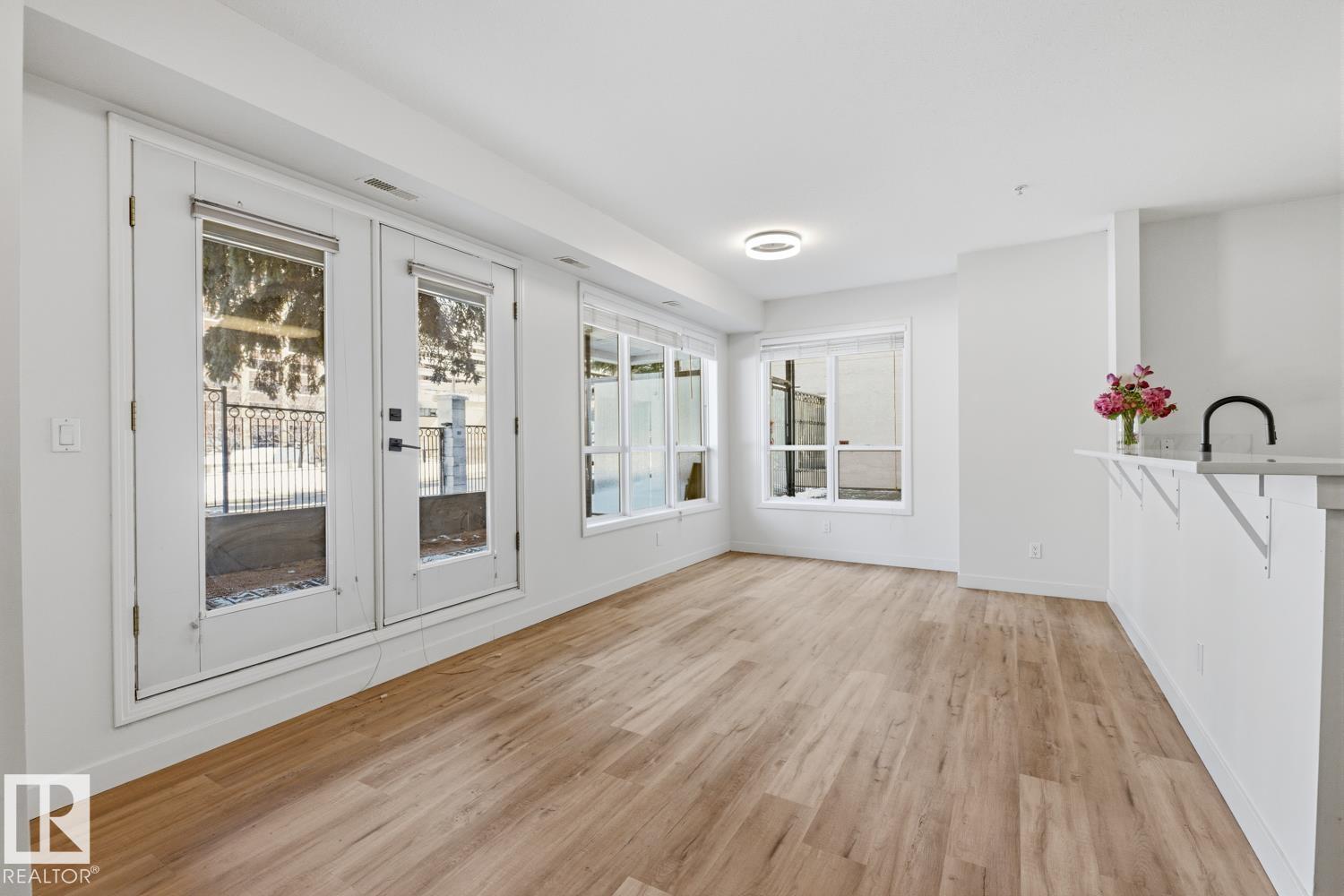 #124 10023 110 ST NW, Edmonton