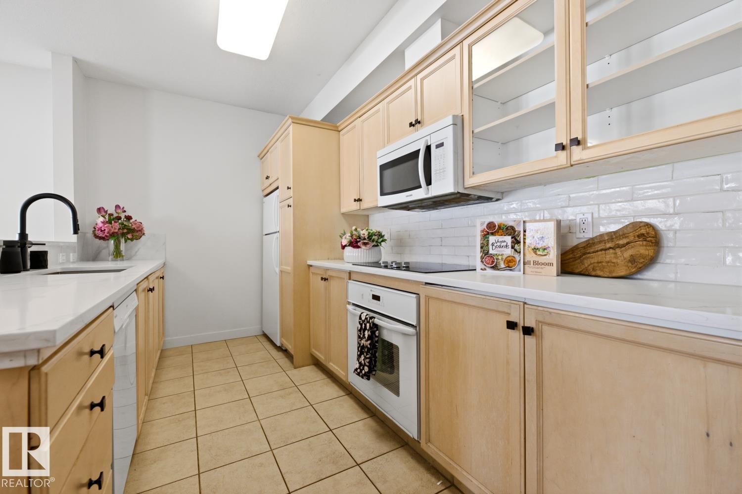#124 10023 110 ST NW, Edmonton