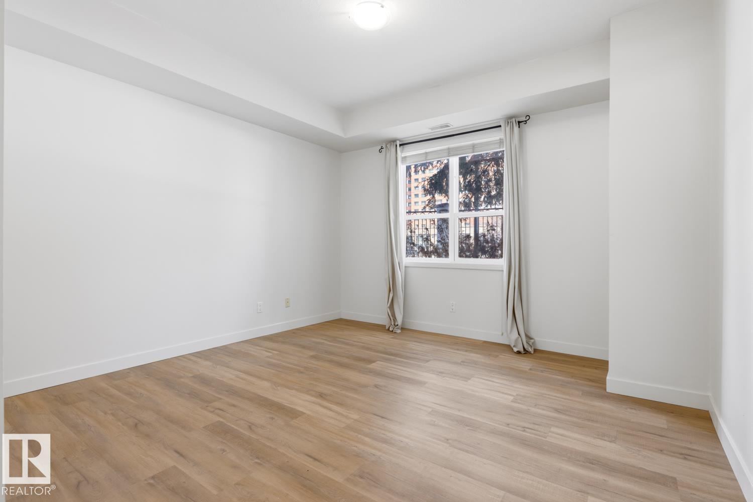 #124 10023 110 ST NW, Edmonton