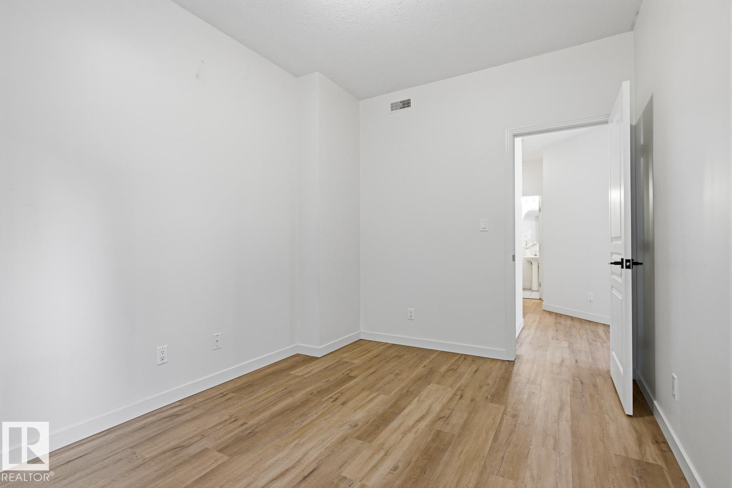 #124 10023 110 ST NW, Edmonton
