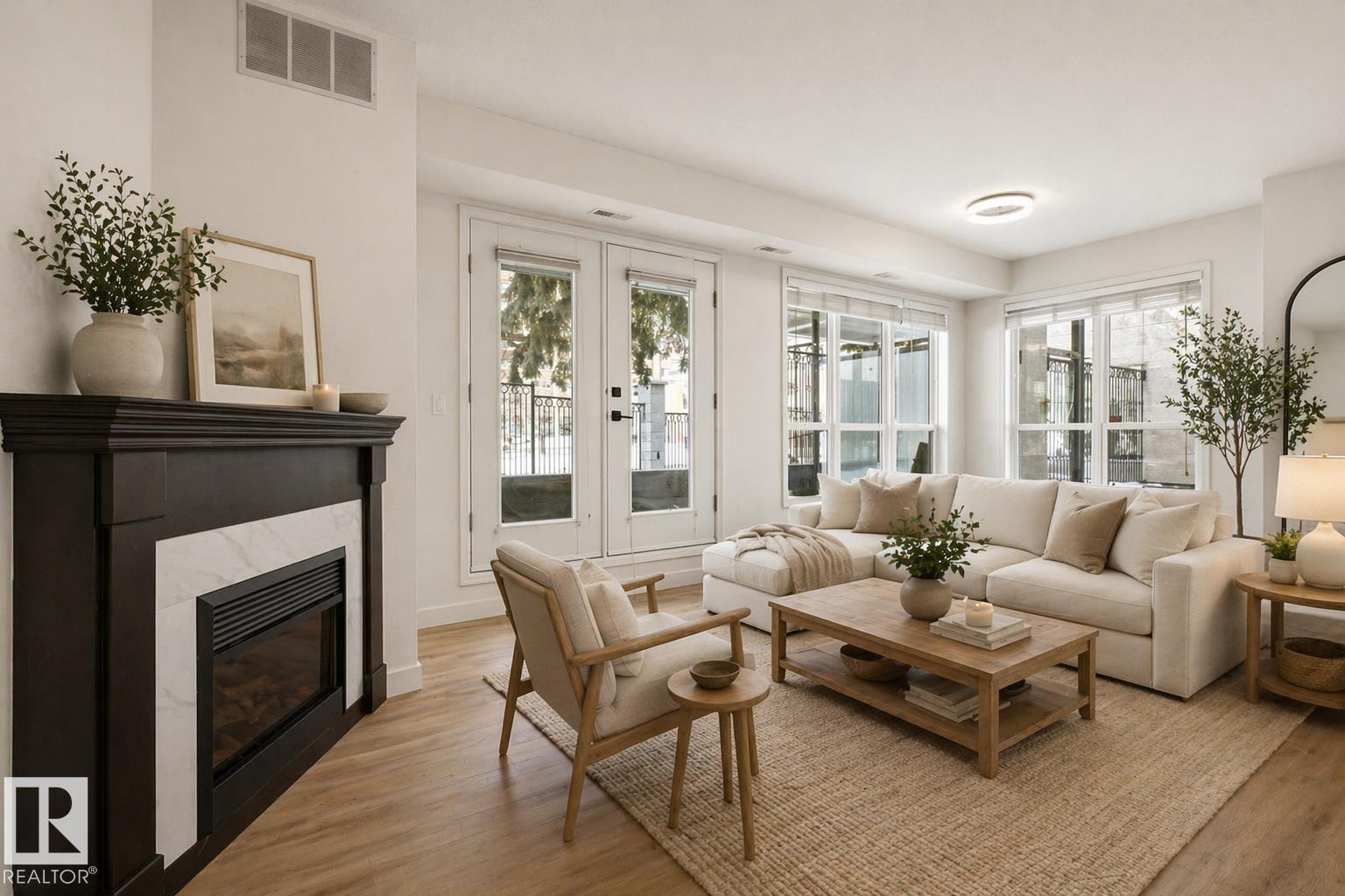 #124 10023 110 ST NW, Edmonton