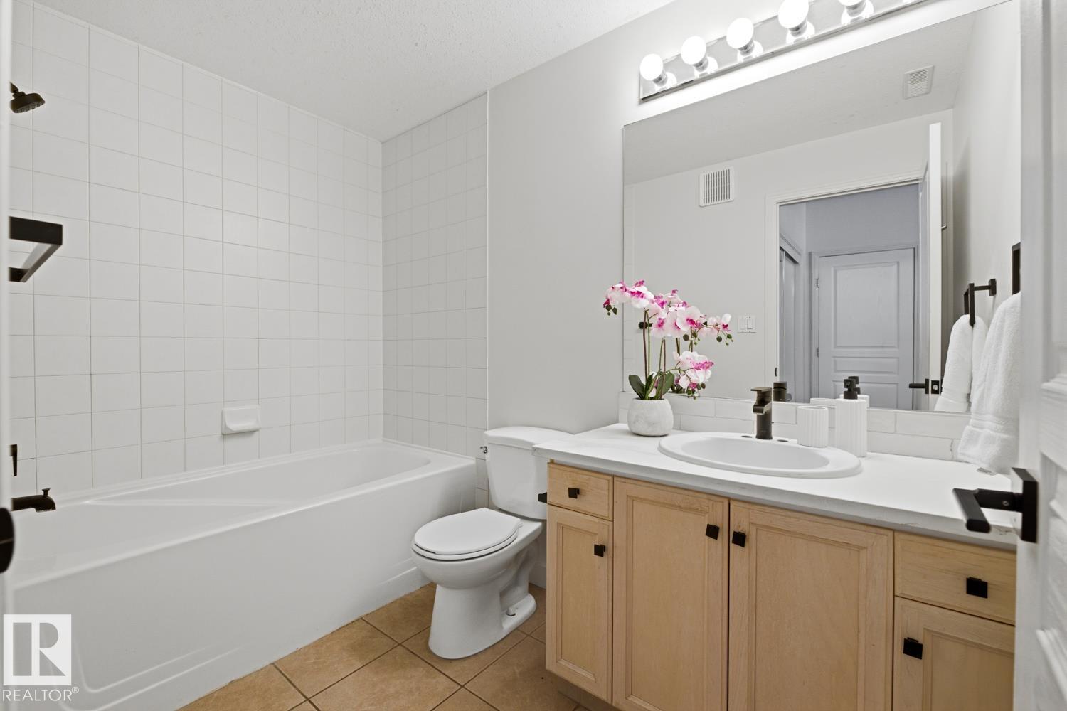 #124 10023 110 ST NW, Edmonton
