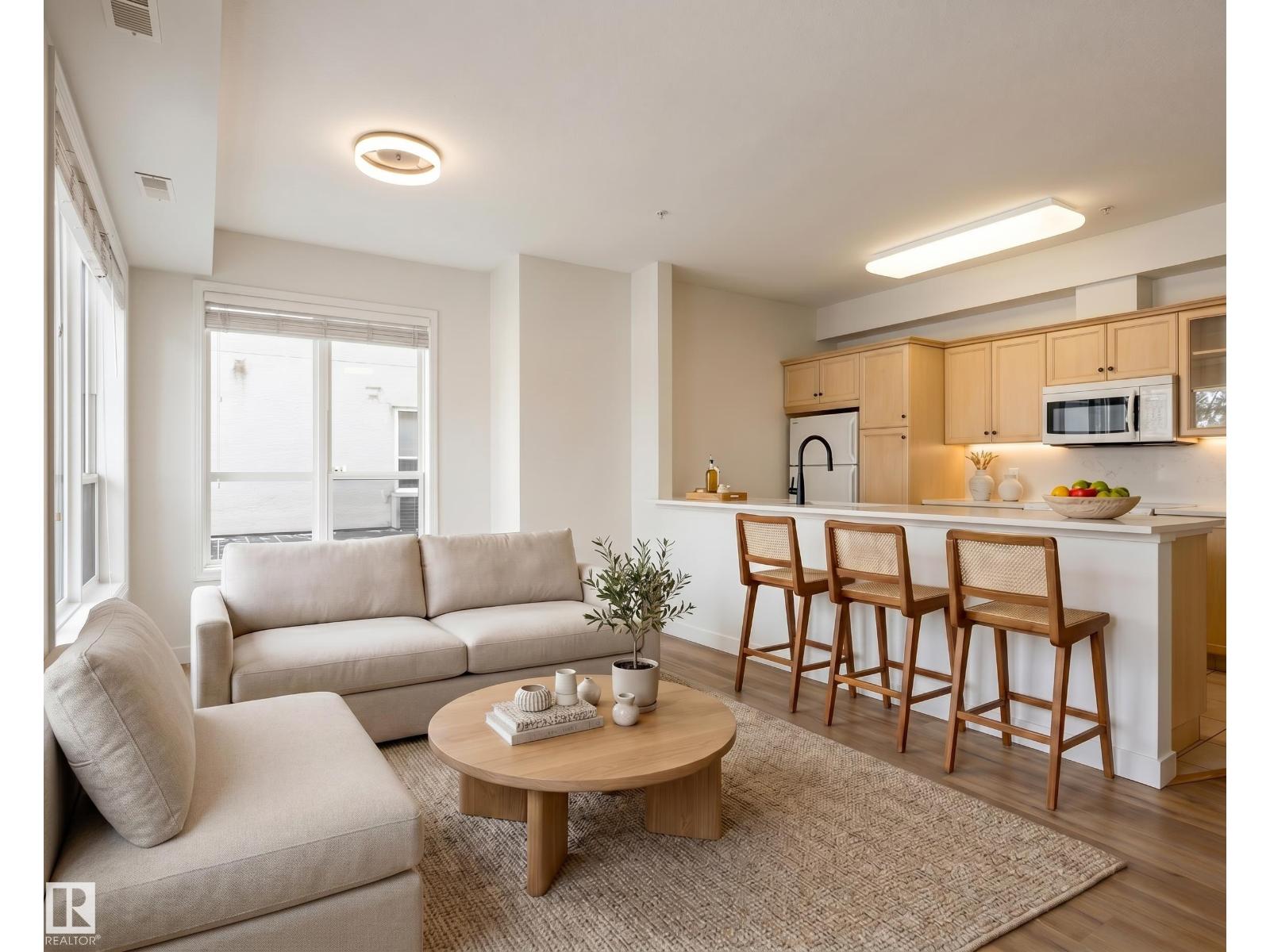#124 10023 110 ST NW, Edmonton