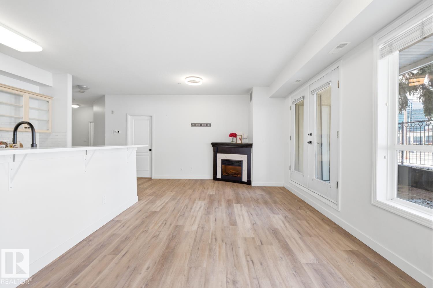 #124 10023 110 ST NW, Edmonton