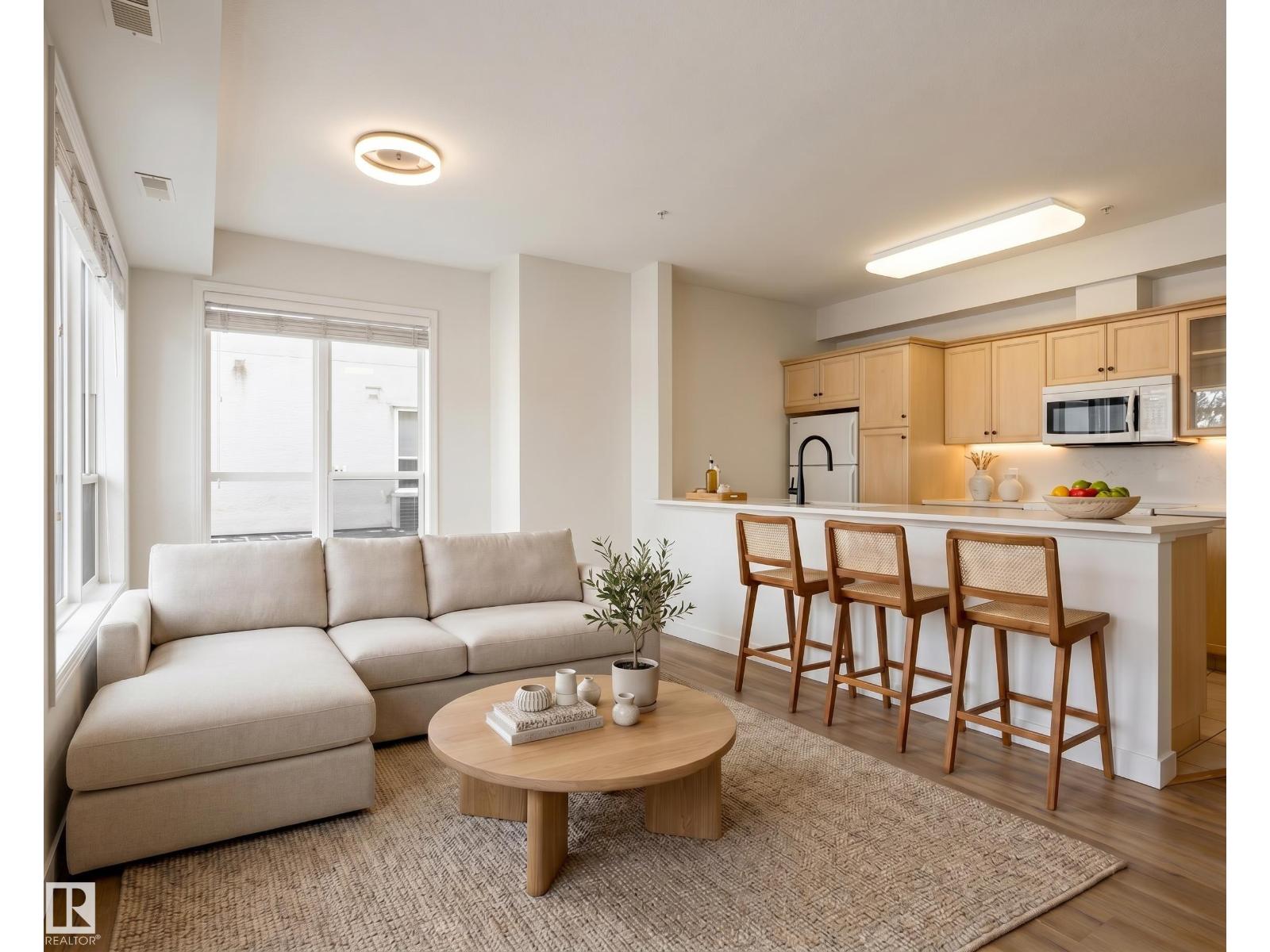 #124 10023 110 ST NW, Edmonton