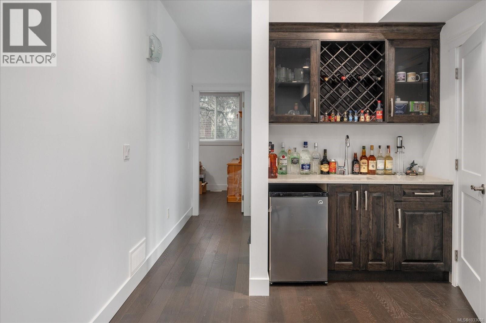 1460 Sherwood Dr - 54