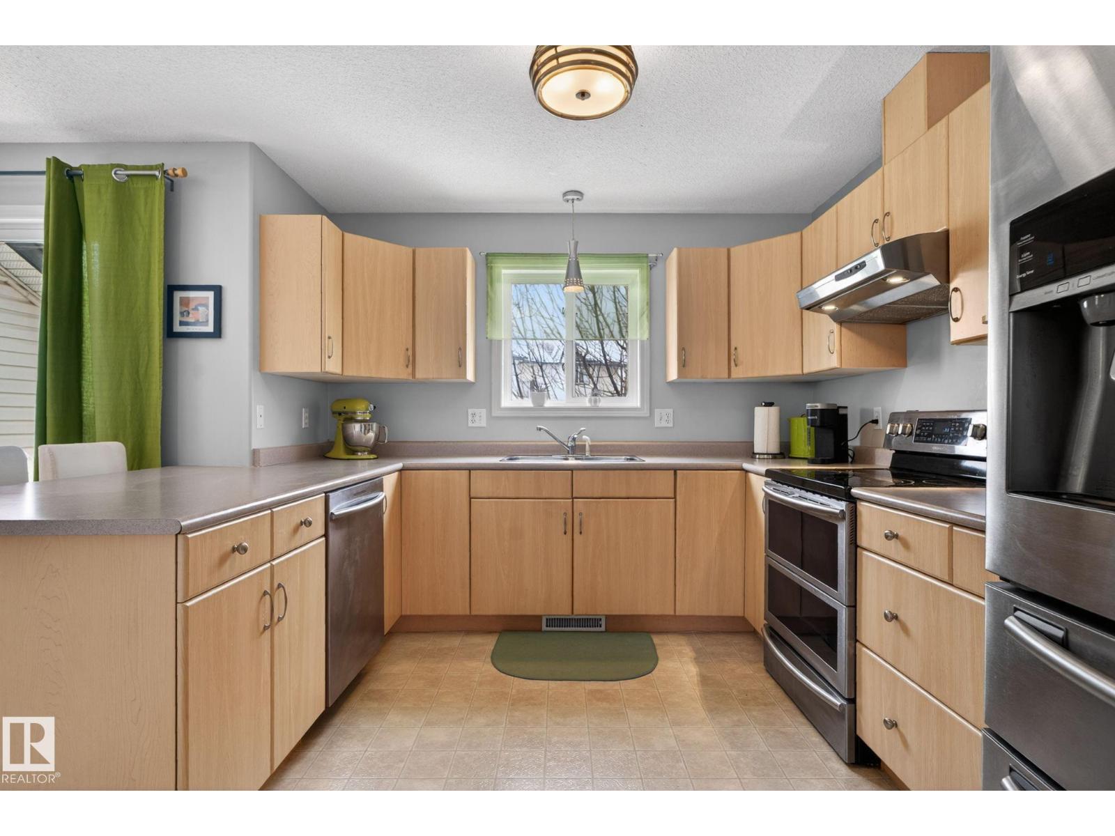 #27 225 BLACKBURN DR E SW, Edmonton