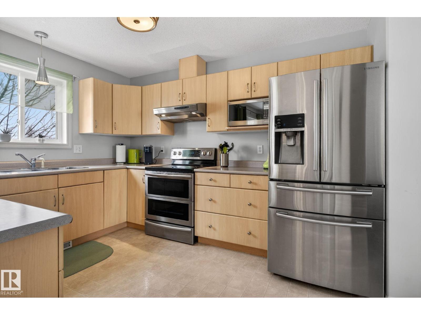 #27 225 BLACKBURN DR E SW, Edmonton