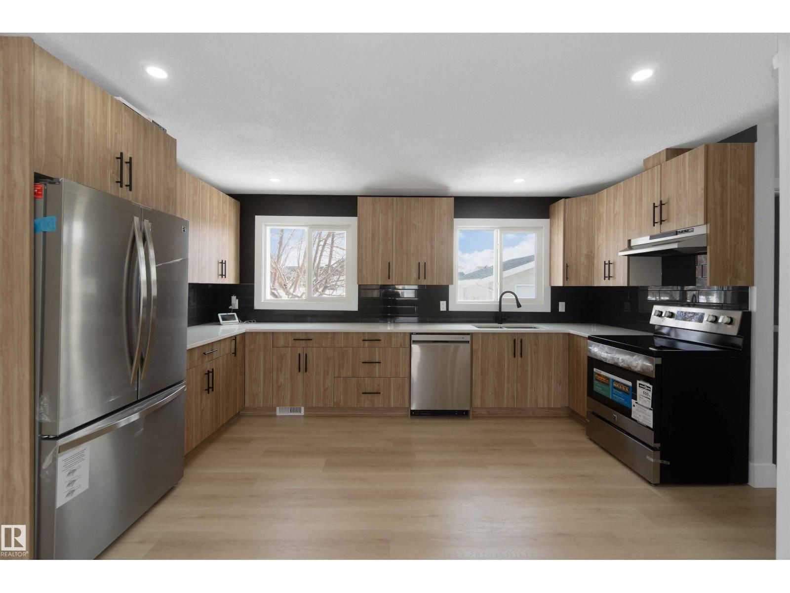 15015 95 ST NW, Edmonton