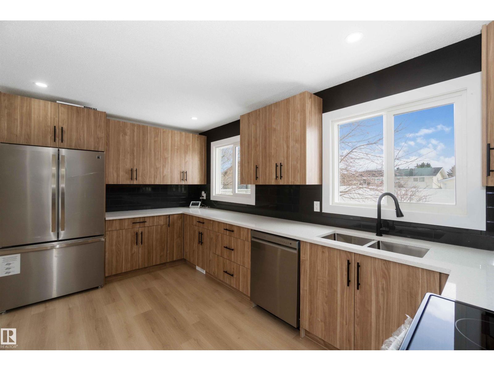 15015 95 ST NW, Edmonton