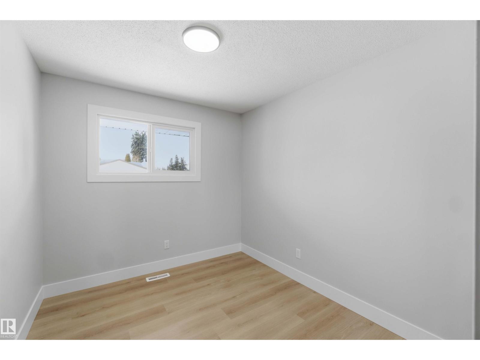 15015 95 ST NW, Edmonton