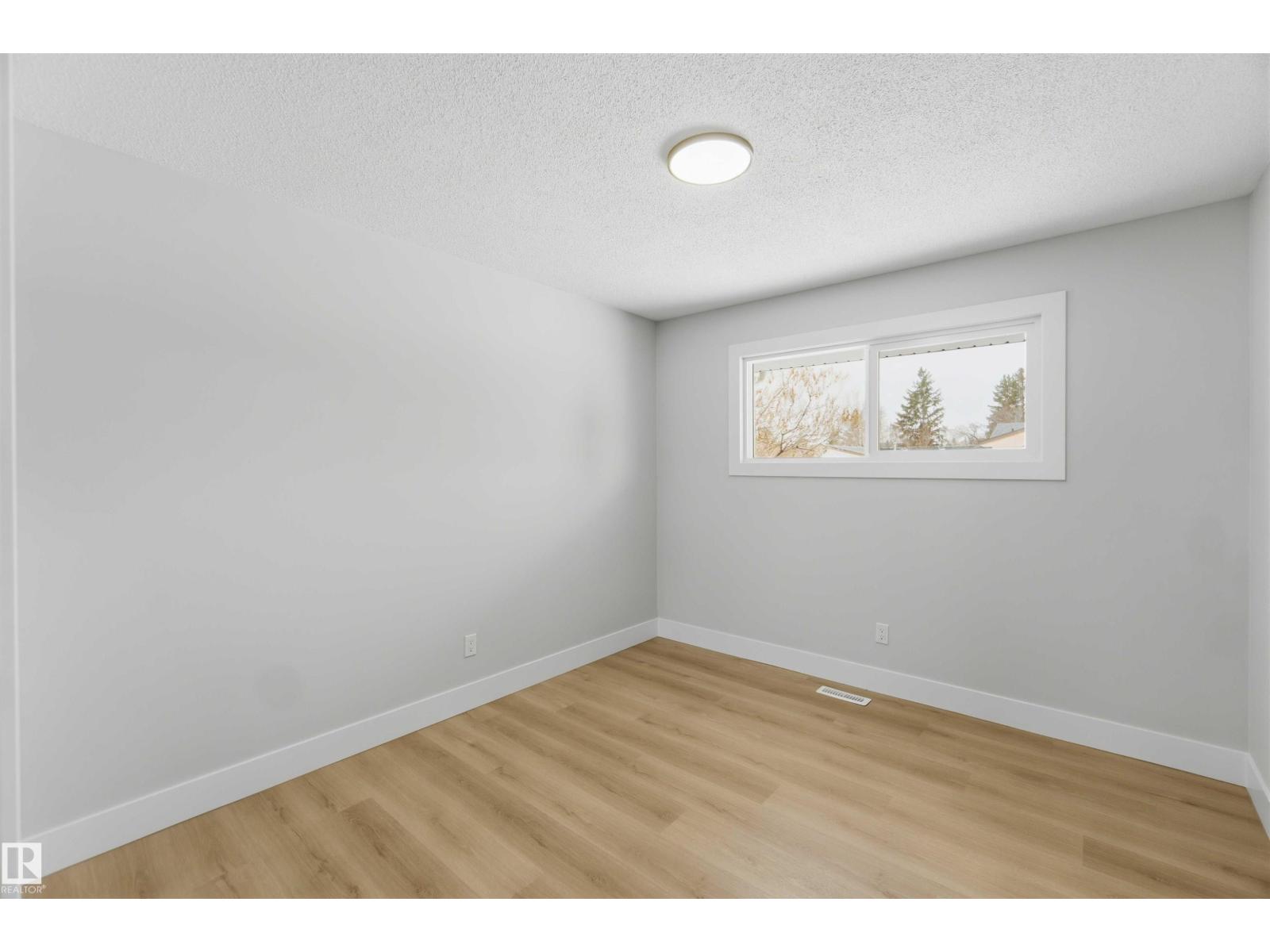 15015 95 ST NW, Edmonton