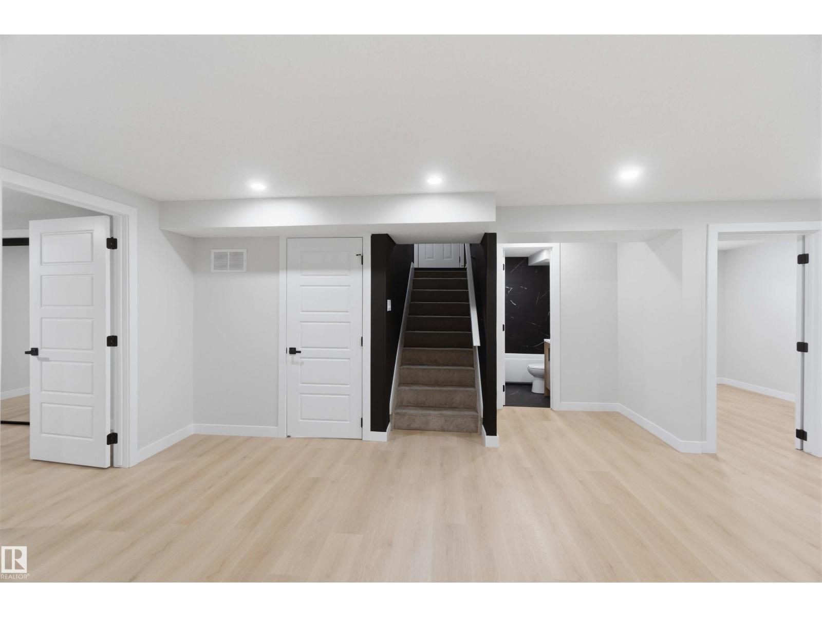 15015 95 ST NW, Edmonton