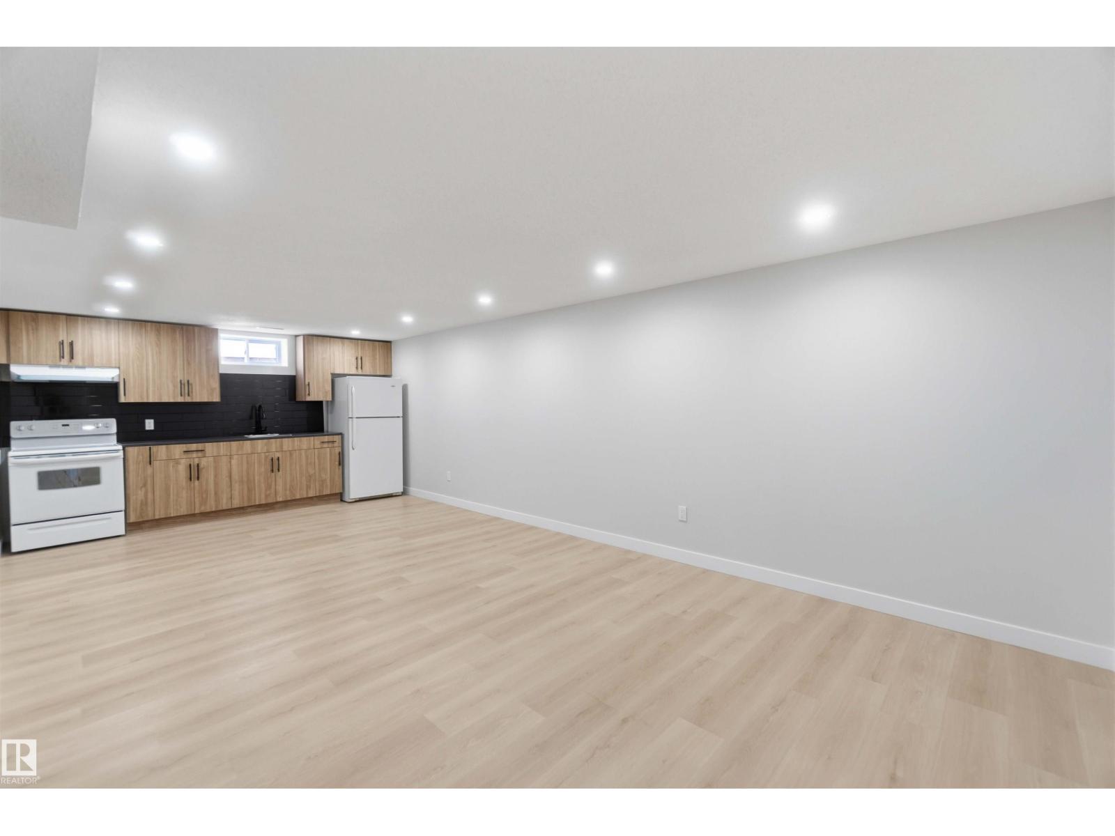 15015 95 ST NW, Edmonton