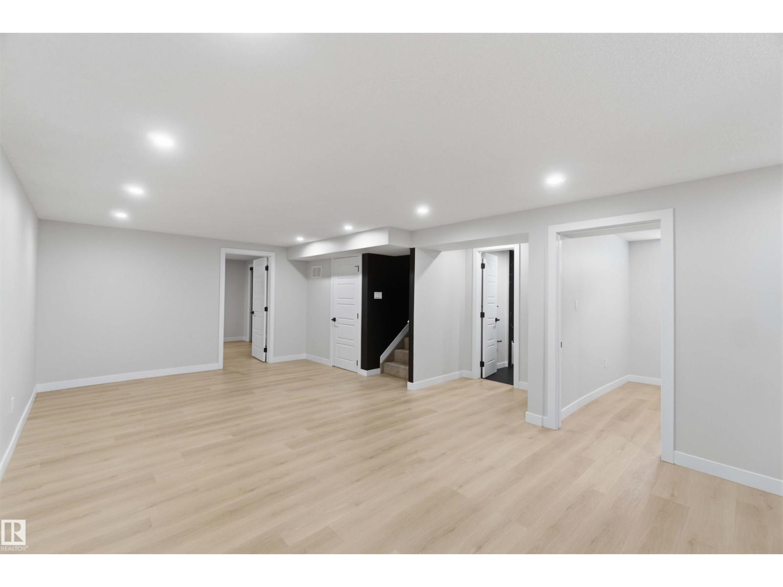 15015 95 ST NW, Edmonton