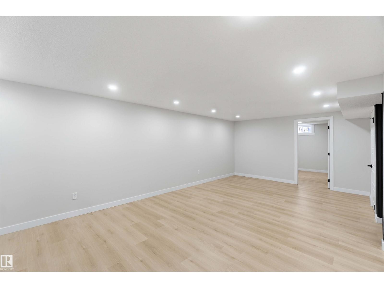 15015 95 ST NW, Edmonton