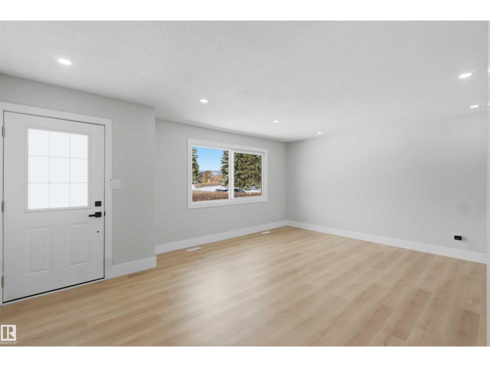 15015 95 ST NW, Edmonton