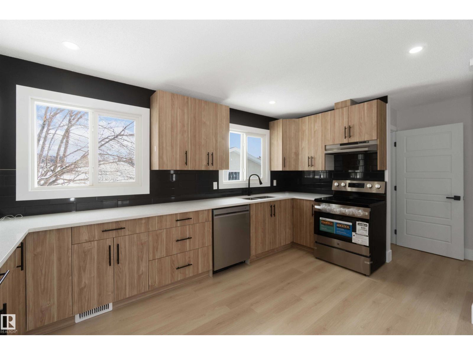 15015 95 ST NW, Edmonton