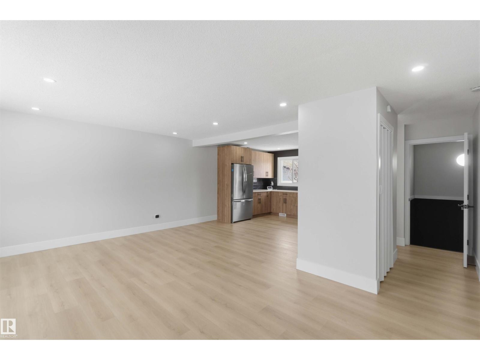 15015 95 ST NW, Edmonton