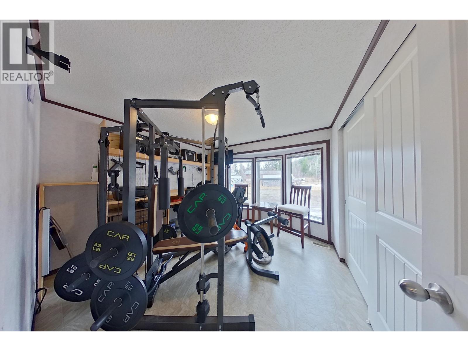 Photo 10 of 18 — 32505 GRANT ROAD · Prince George, BC