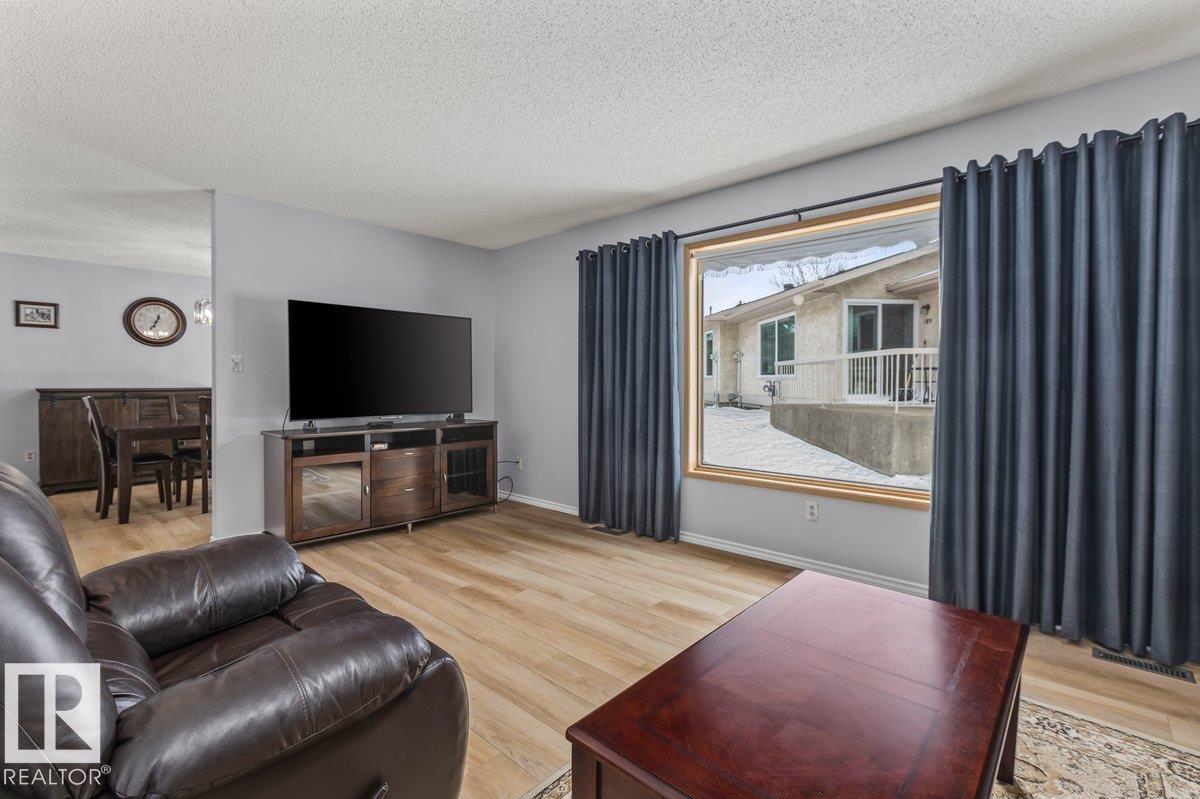 219 KNOTTWOOD RD N NW - 16