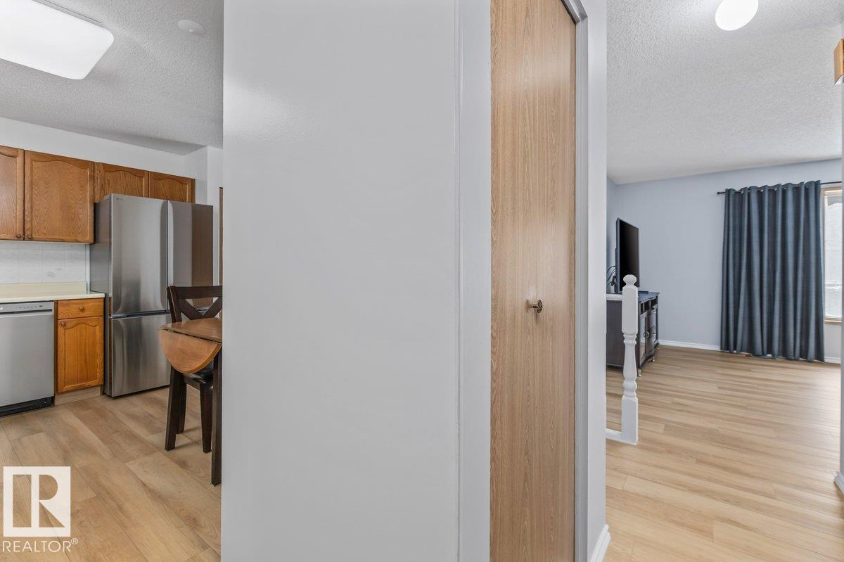 219 KNOTTWOOD RD N NW - Image 2