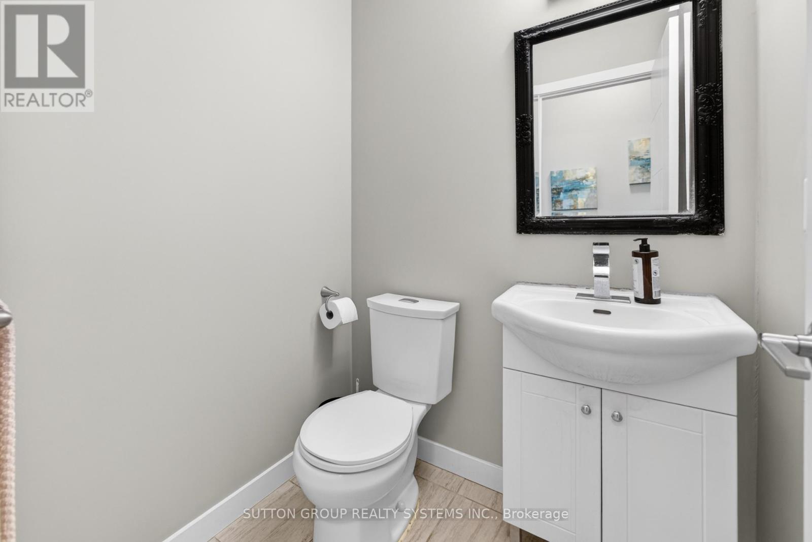 917 ROBERT FERRIE DRIVE - 22