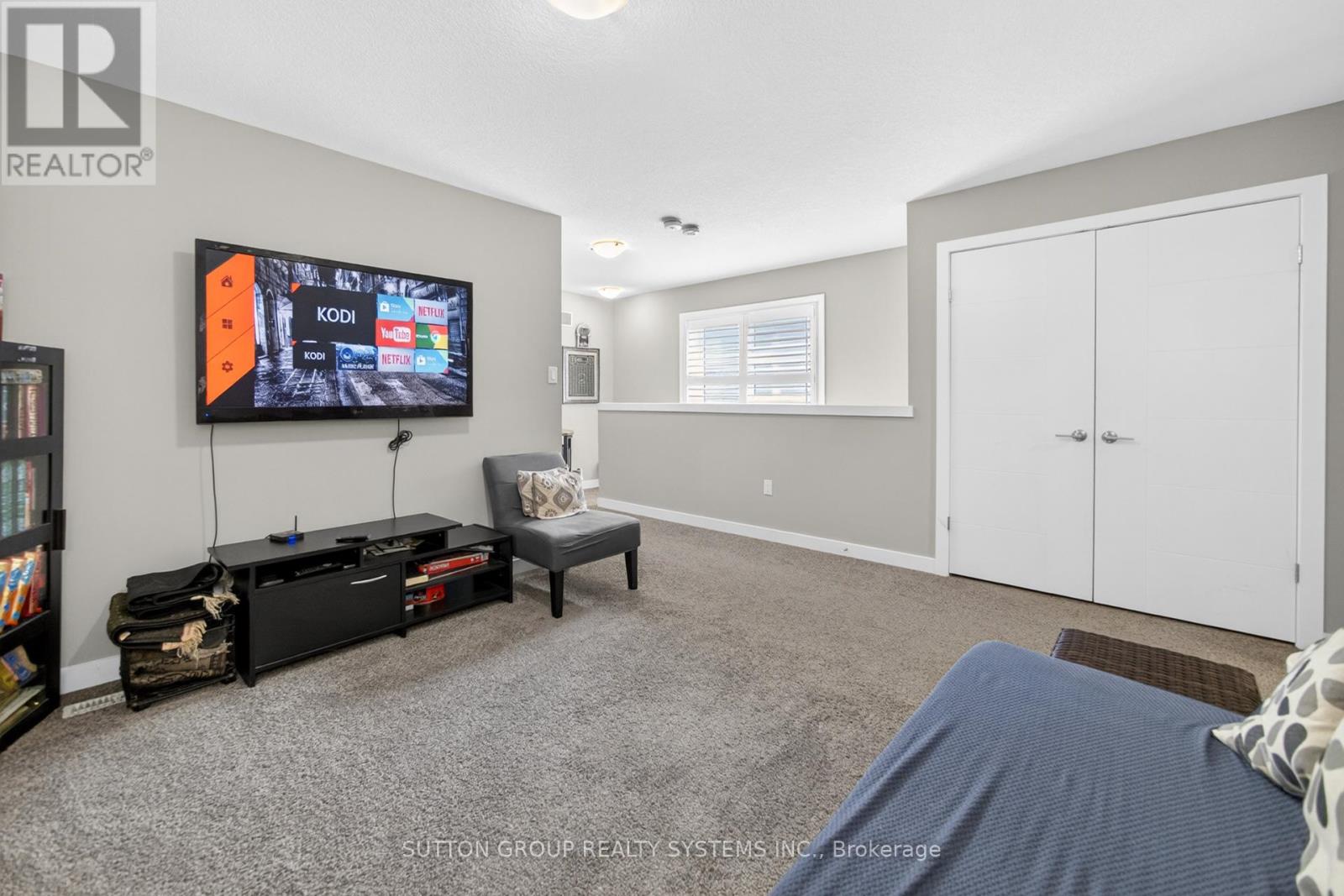 917 ROBERT FERRIE DRIVE - 27