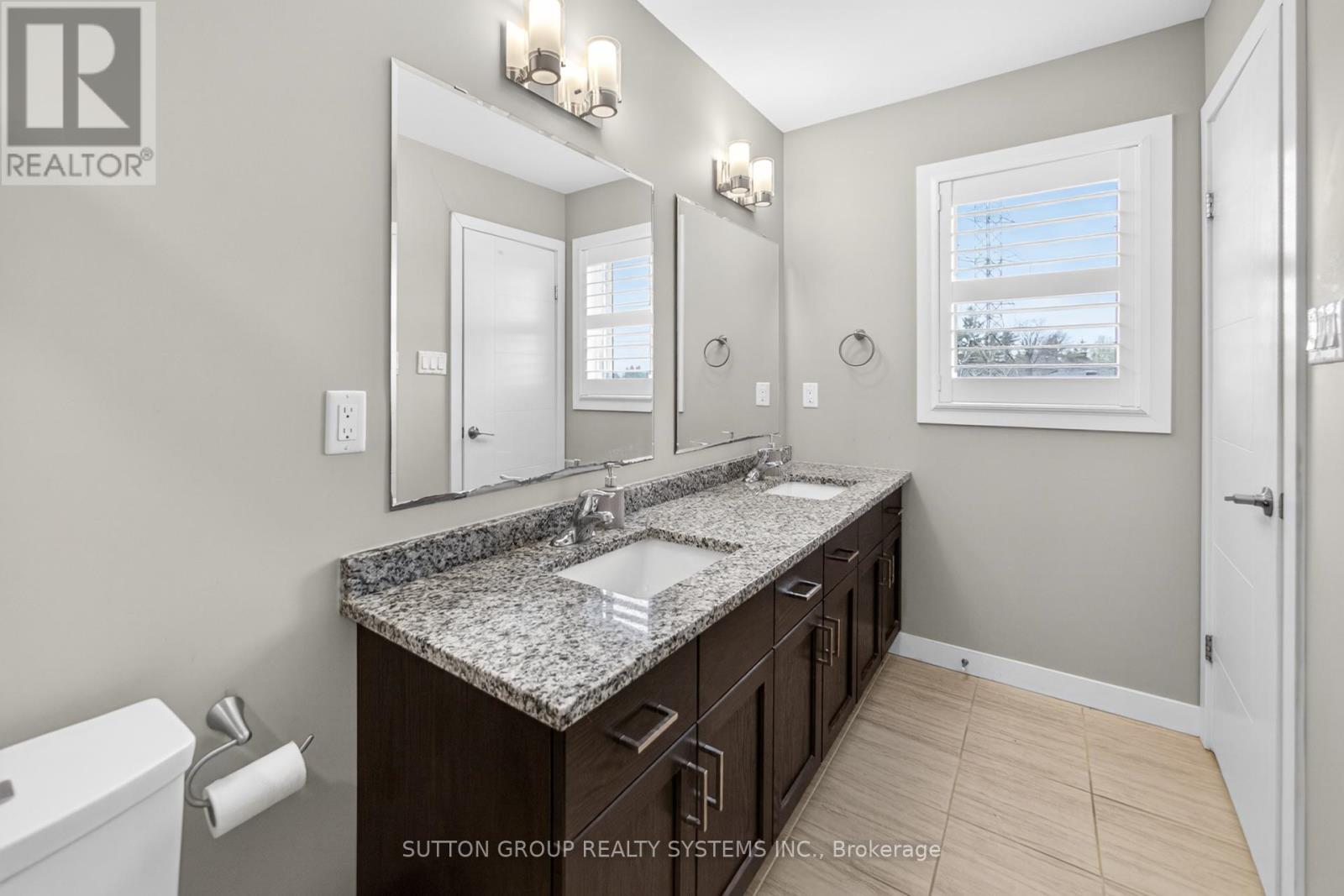 917 ROBERT FERRIE DRIVE - 31