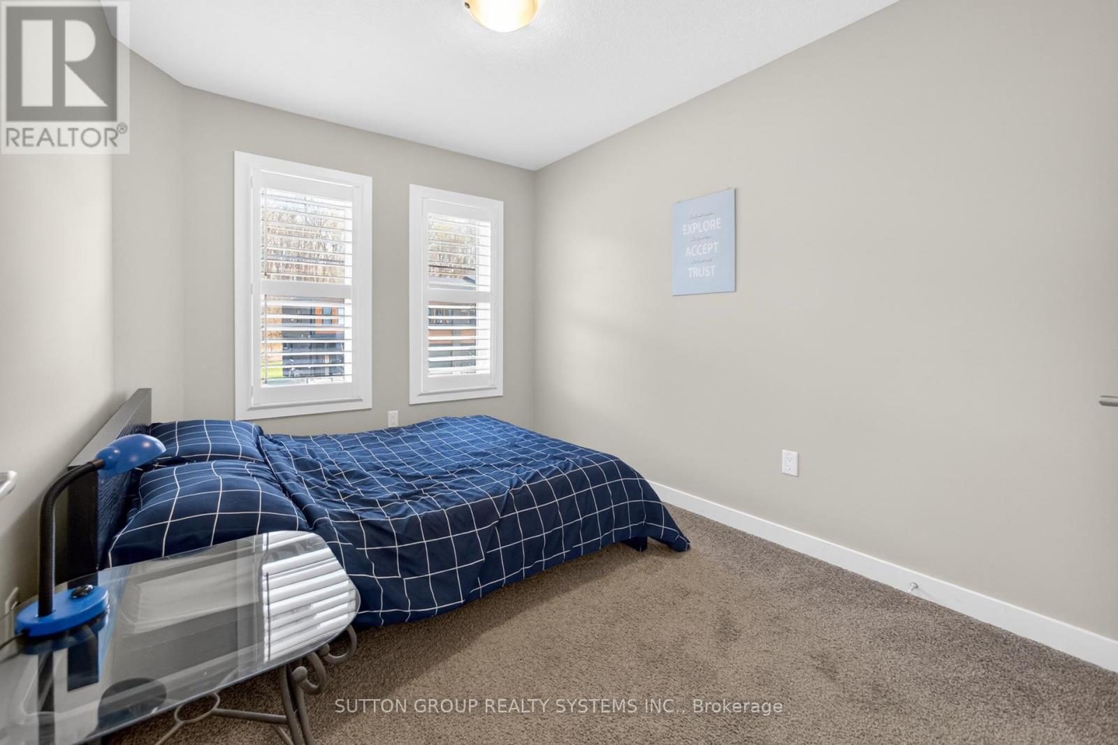 917 ROBERT FERRIE DRIVE - 33