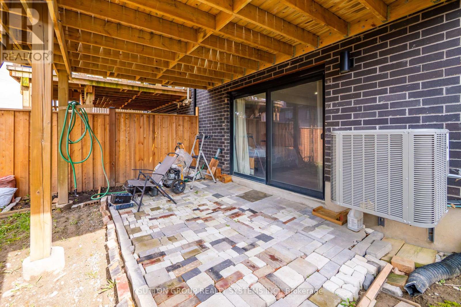 917 ROBERT FERRIE DRIVE - 43