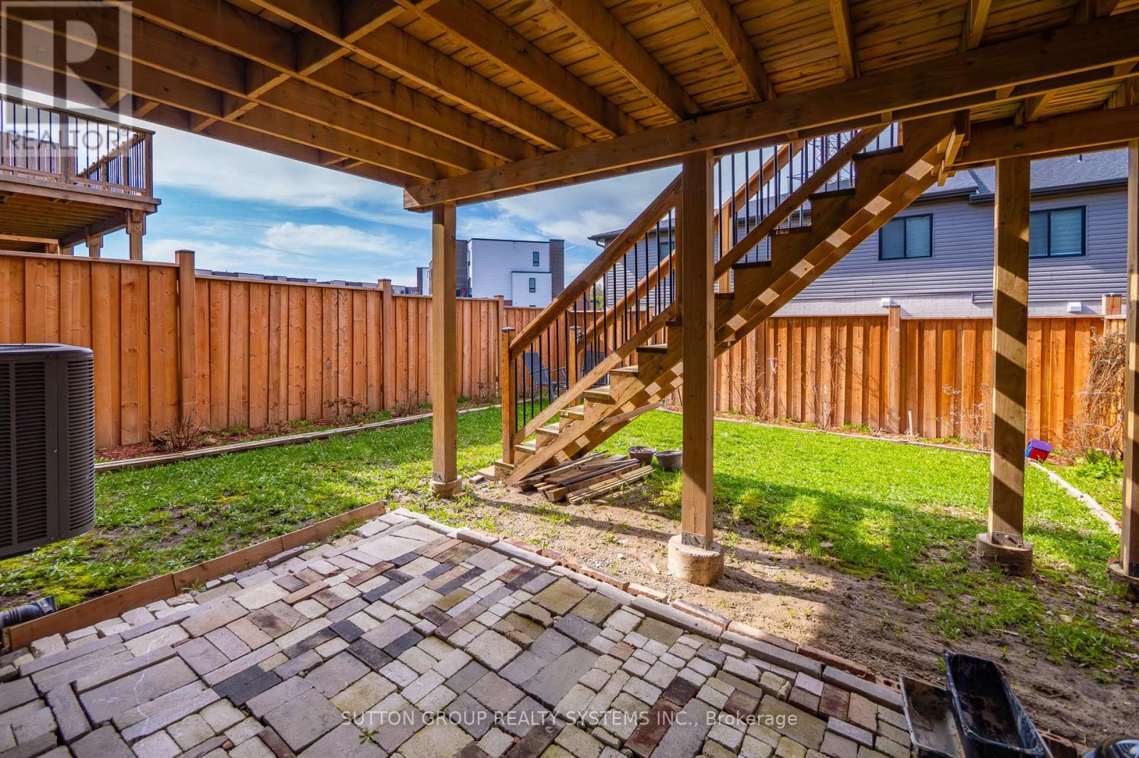 917 ROBERT FERRIE DRIVE - 44