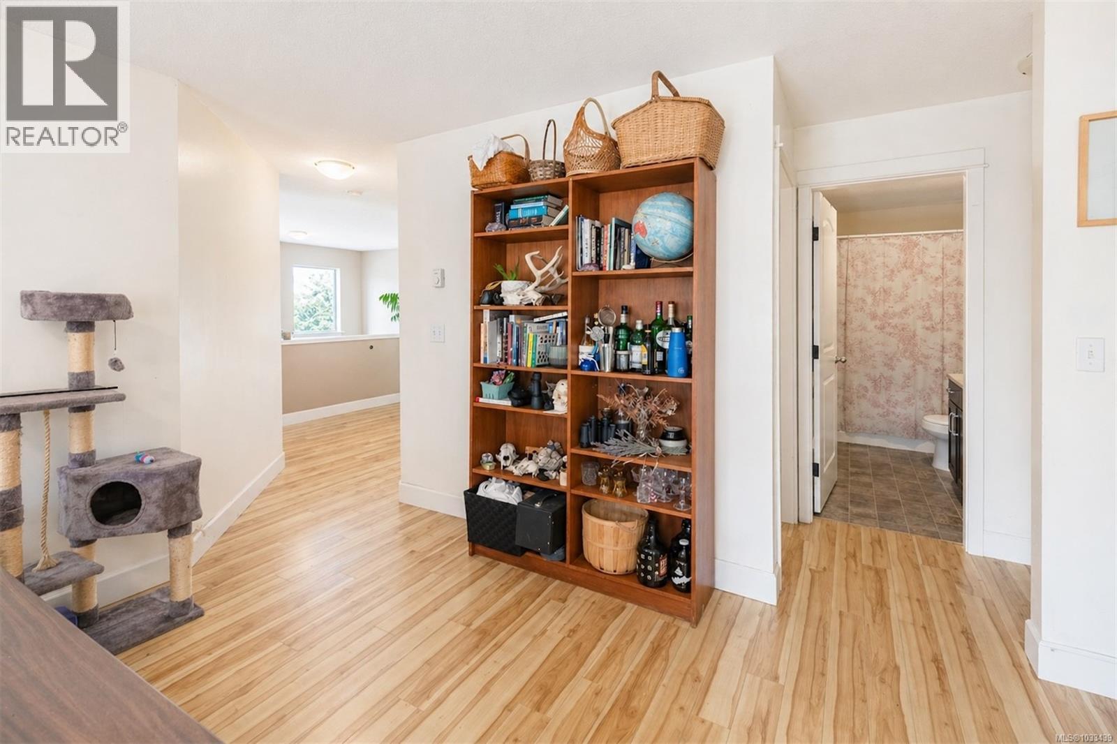 380 Pacific Cres - 13