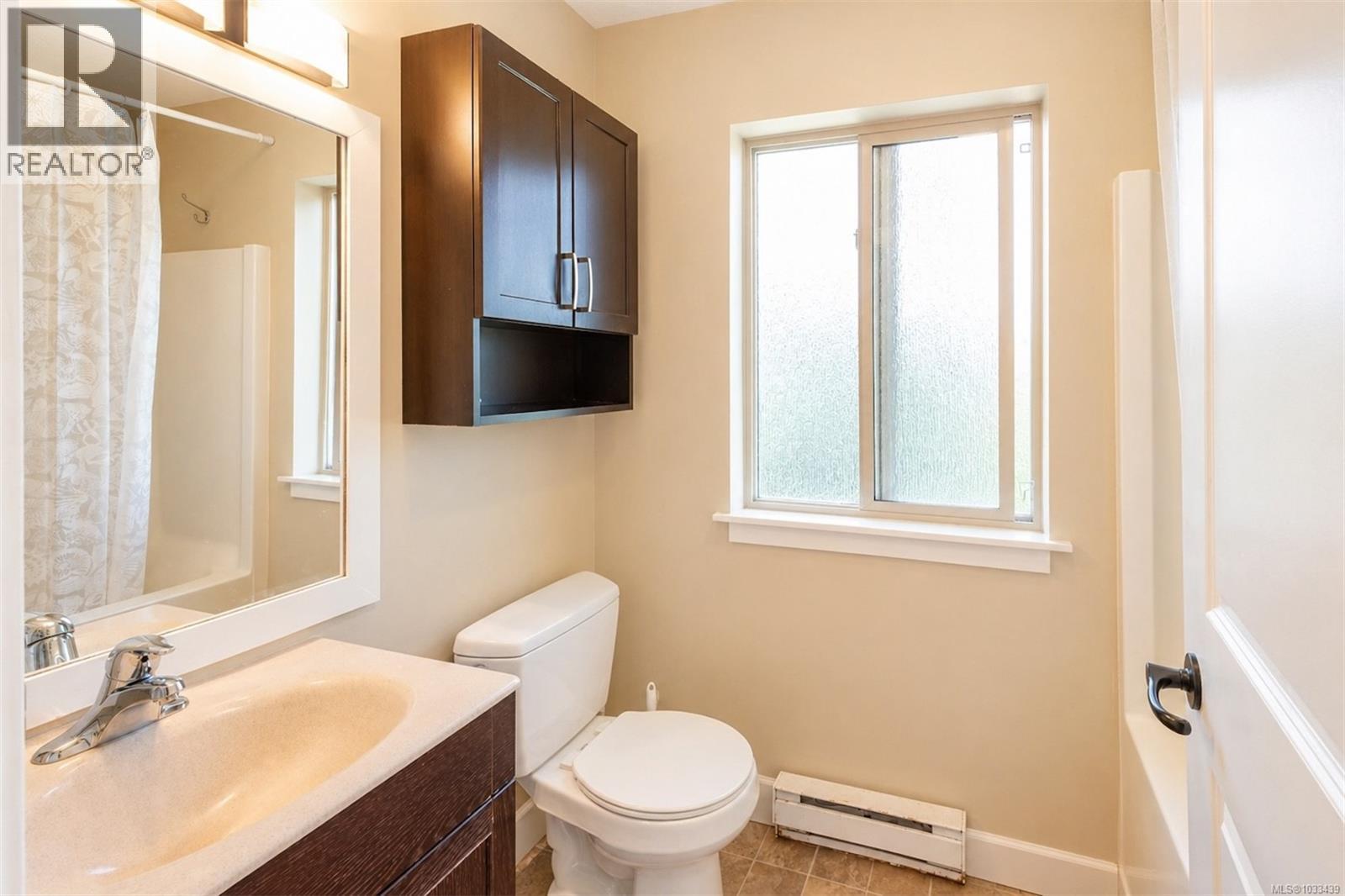 380 Pacific Cres, Ucluelet