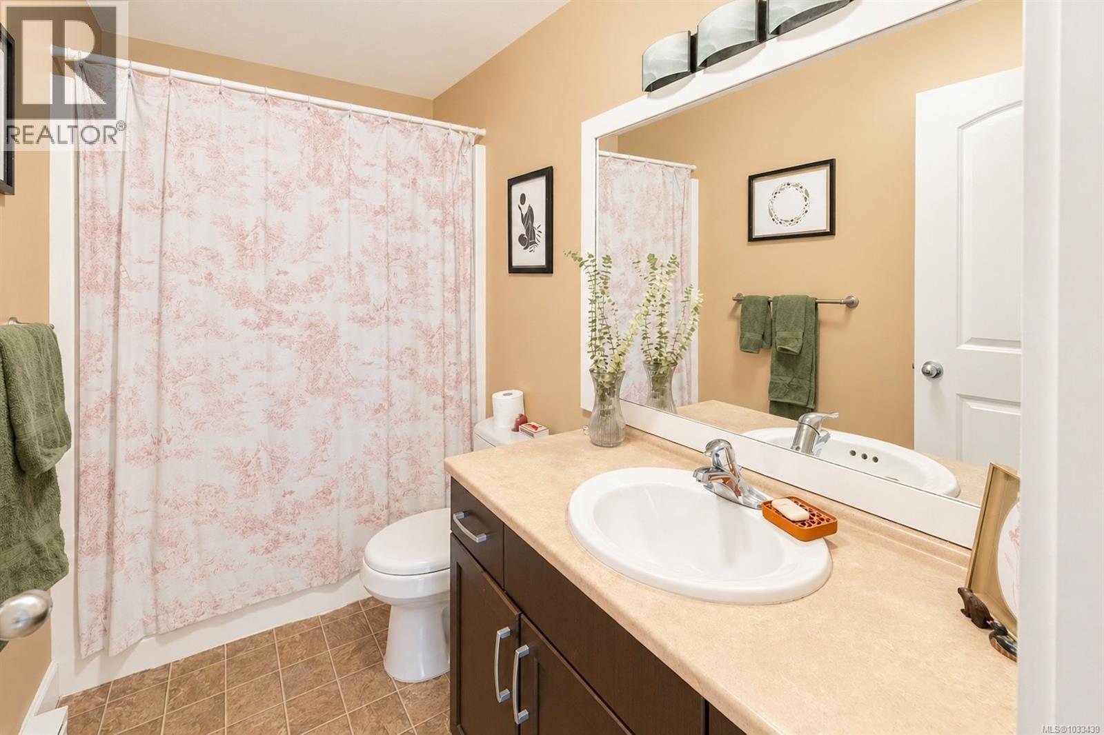 380 Pacific Cres - 18